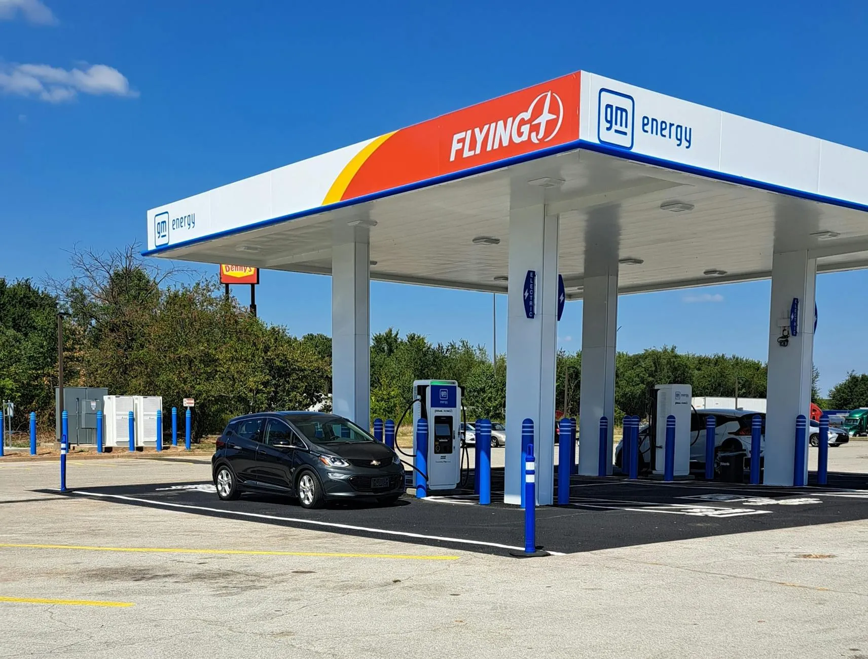 Ford vs GM: Who Has the Better EV Strategy in 2026?