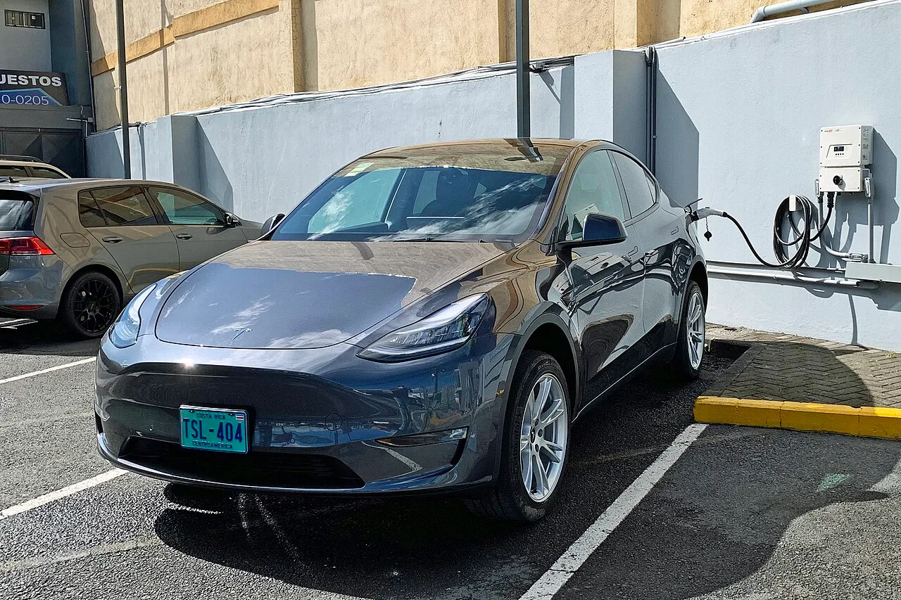 Tesla Model Y vs Toyota RAV4: 5-Year Cost Canada 2026 (ICBC, HST)